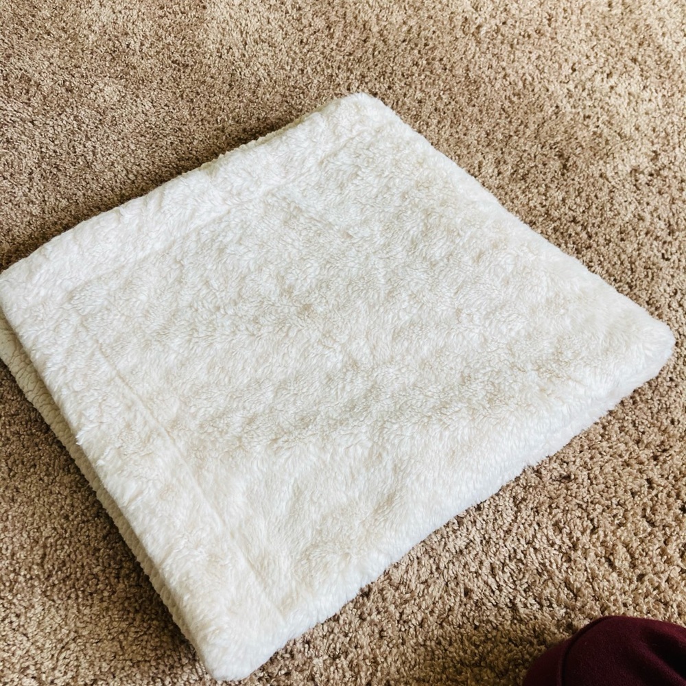 Receiving /baby blanket LIKE NEW